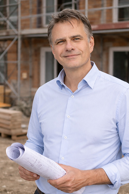 Mike Oltrop, Dipl.-Ing. (FH), Energieberater auf der Baustelle